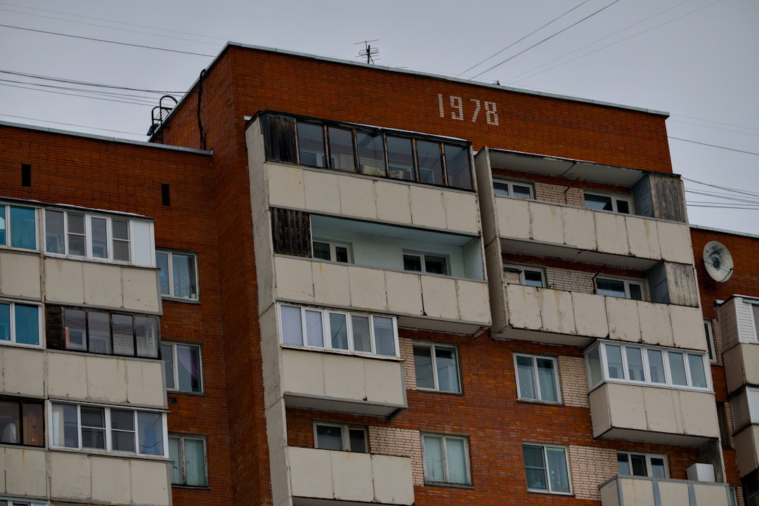 îndatoriri proprietar asociație lege 196 - Obligațiile proprietarului în bloc 2026: listă completă Lege 196
