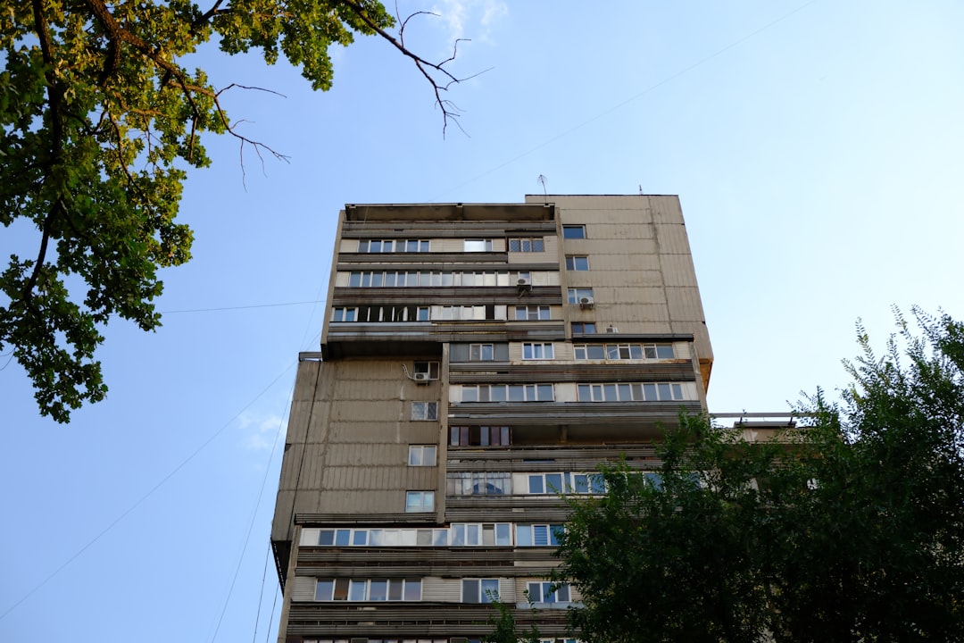 stație încărcare mașini electrice bloc - Stație încărcare mașini electrice bloc 2026: aviz și AGA