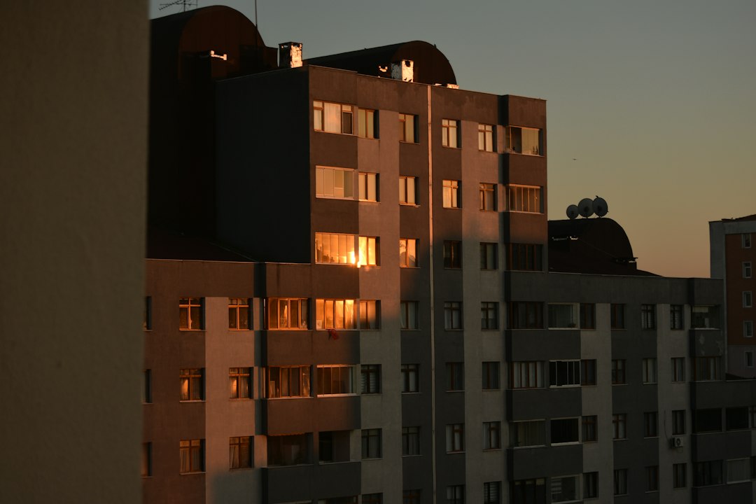 sanctiuni locatari bloc - Poate asociația de proprietari să dea amenzi locatarilor? Ce e legal în 2026-2027